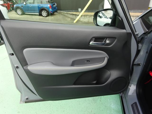 フィット e:HEVRS 1オーナー/禁煙車/無限マット・バイザー/ETC2.0 エアバッグ ナビ&TV パワーウィンドウ 助手席エアバッグ Dレコ フルセグテレビ LEDヘッドランプ セキュリティアラーム フルオートエアコン(33枚目)