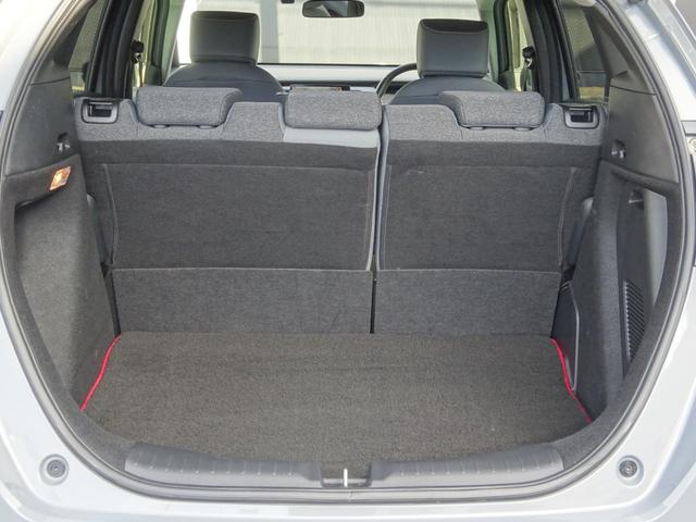 フィット e:HEVRS 1オーナー/禁煙車/無限マット・バイザー/ETC2.0 エアバッグ ナビ&TV パワーウィンドウ 助手席エアバッグ Dレコ フルセグテレビ LEDヘッドランプ セキュリティアラーム フルオートエアコン(55枚目)