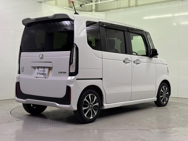 Ｎ－ＢＯＸカスタム ベースグレード　ワンオーナー　純正ディスプレイオーディオ　ＵＳＢ接続　ＣＭＢＳ　禁煙　１オーナー　ベンチシート　オートエアコン　スマートキ　ＬＥＤ　盗難防止装置　クルコン　バックカメラ　パワーステアリング　エアバッグ（7枚目）