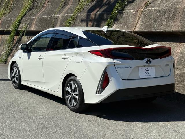 プリウスＰＨＶ Ｓナビパッケージ　セーフティセンス／禁煙車／ステアリングヒーター／ペット同乗無／プリクラッシュセーフティ／レーンディパーチャーアラート／クルコン／ＬＥＤヘッド／シートヒーター／車検備整付／ＯＢＤ故障診断済／ＥＴＣ２．０（8枚目）