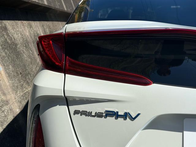 プリウスＰＨＶ Ｓナビパッケージ　セーフティセンス／禁煙車／ステアリングヒーター／ペット同乗無／プリクラッシュセーフティ／レーンディパーチャーアラート／クルコン／ＬＥＤヘッド／シートヒーター／車検備整付／ＯＢＤ故障診断済／ＥＴＣ２．０（15枚目）