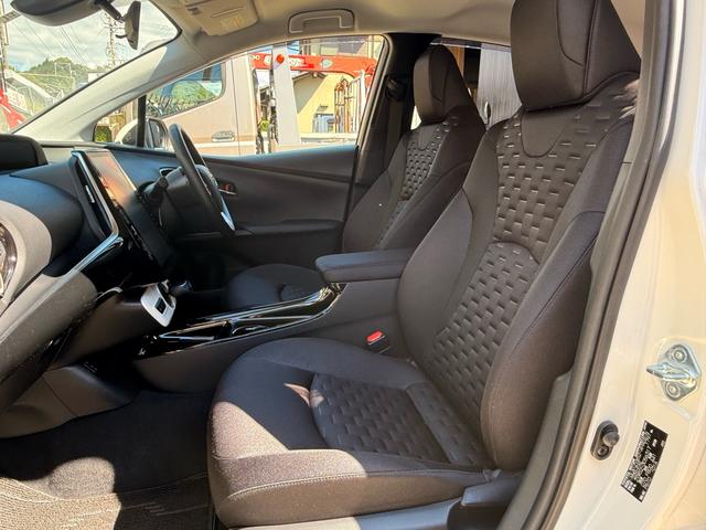 プリウスＰＨＶ Ｓナビパッケージ　セーフティセンス／禁煙車／ステアリングヒーター／ペット同乗無／プリクラッシュセーフティ／レーンディパーチャーアラート／クルコン／ＬＥＤヘッド／シートヒーター／車検備整付／ＯＢＤ故障診断済／ＥＴＣ２．０（23枚目）