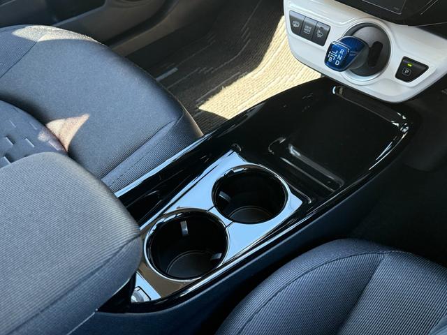 プリウスＰＨＶ Ｓナビパッケージ　セーフティセンス／禁煙車／ステアリングヒーター／ペット同乗無／プリクラッシュセーフティ／レーンディパーチャーアラート／クルコン／ＬＥＤヘッド／シートヒーター／車検備整付／ＯＢＤ故障診断済／ＥＴＣ２．０（34枚目）