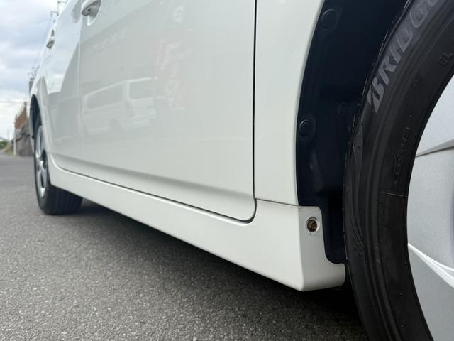 プリウス Ｓ　後期型／純正ナビ／バックカメラ／フォグライト／禁煙車／走行１００００ＫＭ台／フルセグＴＶ／Ｂｌｕｅｔｏｏｔｈ／ＥＴＣ／ＡＣ１００Ｖ／車検整備付／ＯＢＤ故障診断済／グー鑑定済（16枚目）