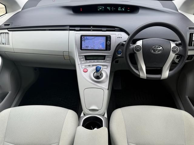 プリウス Ｓ　後期型／純正ナビ／バックカメラ／フォグライト／禁煙車／走行１００００ＫＭ台／フルセグＴＶ／Ｂｌｕｅｔｏｏｔｈ／ＥＴＣ／ＡＣ１００Ｖ／車検整備付／ＯＢＤ故障診断済／グー鑑定済（21枚目）