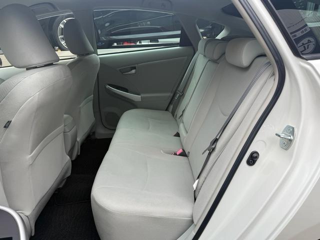 プリウス Ｓ　後期型／純正ナビ／バックカメラ／フォグライト／禁煙車／走行１００００ＫＭ台／フルセグＴＶ／Ｂｌｕｅｔｏｏｔｈ／ＥＴＣ／ＡＣ１００Ｖ／車検整備付／ＯＢＤ故障診断済／グー鑑定済（30枚目）