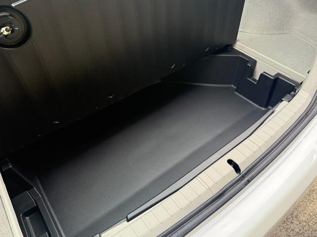 プリウス Ｓ　後期型／純正ナビ／バックカメラ／フォグライト／禁煙車／走行１００００ＫＭ台／フルセグＴＶ／Ｂｌｕｅｔｏｏｔｈ／ＥＴＣ／ＡＣ１００Ｖ／車検整備付／ＯＢＤ故障診断済／グー鑑定済（34枚目）