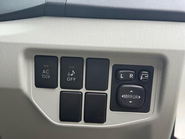 プリウス Ｓ　後期型／純正ナビ／バックカメラ／フォグライト／禁煙車／走行１００００ＫＭ台／フルセグＴＶ／Ｂｌｕｅｔｏｏｔｈ／ＥＴＣ／ＡＣ１００Ｖ／車検整備付／ＯＢＤ故障診断済／グー鑑定済（39枚目）