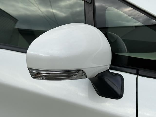 プリウス Ｓ　後期型／純正ナビ／バックカメラ／フォグライト／禁煙車／走行１００００ＫＭ台／フルセグＴＶ／Ｂｌｕｅｔｏｏｔｈ／ＥＴＣ／ＡＣ１００Ｖ／車検整備付／ＯＢＤ故障診断済／グー鑑定済（47枚目）