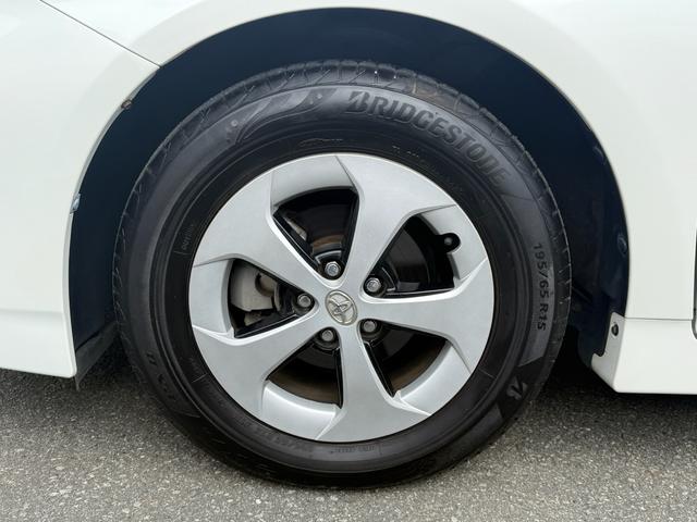 プリウス Ｓ　後期型／純正ナビ／バックカメラ／フォグライト／禁煙車／走行１００００ＫＭ台／フルセグＴＶ／Ｂｌｕｅｔｏｏｔｈ／ＥＴＣ／ＡＣ１００Ｖ／車検整備付／ＯＢＤ故障診断済／グー鑑定済（54枚目）