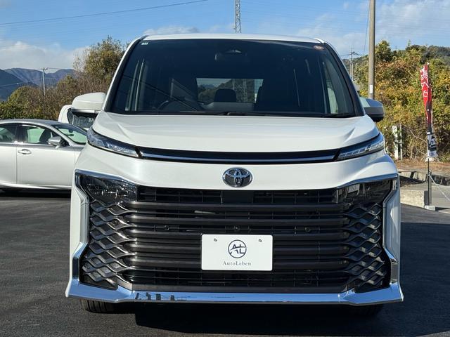 ヴォクシー S-Z 改良型/登録済未使用車/OP快適利便/OPトヨタチームメイトアドバンストパーク/OPCD・DVDデッキ/セーフティセンス/ブラインドスポット/パーキングサポート/パノラミックビュー/保証R12年11月(2枚目)