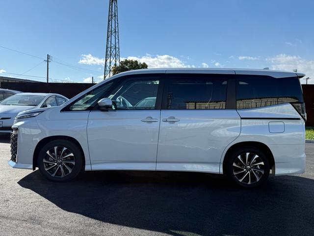 ヴォクシー S-Z 改良型/登録済未使用車/OP快適利便/OPトヨタチームメイトアドバンストパーク/OPCD・DVDデッキ/セーフティセンス/ブラインドスポット/パーキングサポート/パノラミックビュー/保証R12年11月(5枚目)