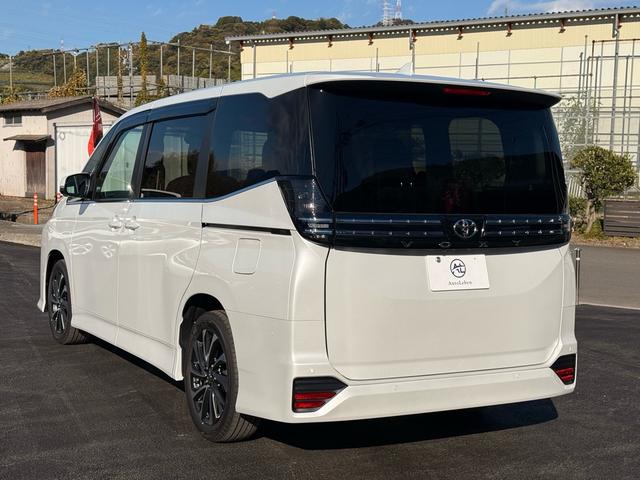 ヴォクシー S-Z 改良型/登録済未使用車/OP快適利便/OPトヨタチームメイトアドバンストパーク/OPCD・DVDデッキ/セーフティセンス/ブラインドスポット/パーキングサポート/パノラミックビュー/保証R12年11月(11枚目)