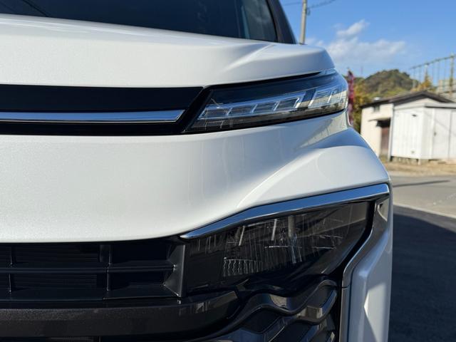 ヴォクシー S-Z 改良型/登録済未使用車/OP快適利便/OPトヨタチームメイトアドバンストパーク/OPCD・DVDデッキ/セーフティセンス/ブラインドスポット/パーキングサポート/パノラミックビュー/保証R12年11月(18枚目)