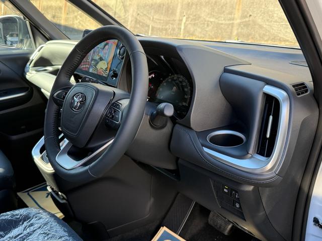 ヴォクシー S-Z 改良型/登録済未使用車/OP快適利便/OPトヨタチームメイトアドバンストパーク/OPCD・DVDデッキ/セーフティセンス/ブラインドスポット/パーキングサポート/パノラミックビュー/保証R12年11月(42枚目)