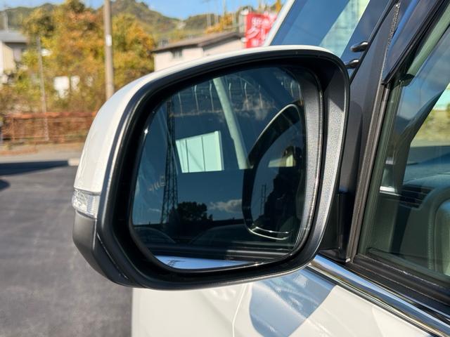 ヴォクシー S-Z 改良型/登録済未使用車/OP快適利便/OPトヨタチームメイトアドバンストパーク/OPCD・DVDデッキ/セーフティセンス/ブラインドスポット/パーキングサポート/パノラミックビュー/保証R12年11月(55枚目)