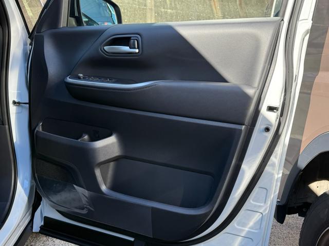 ヴォクシー S-Z 改良型/登録済未使用車/OP快適利便/OPトヨタチームメイトアドバンストパーク/OPCD・DVDデッキ/セーフティセンス/ブラインドスポット/パーキングサポート/パノラミックビュー/保証R12年11月(57枚目)