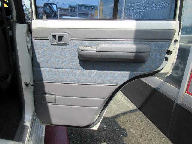 ランドクルーザー７０ ＬＸ　純正ナローボディ　２００４年最終モデル　ＣＤ　ＥＴＣ　パワーウィンド＆集中ドアロック　ブラッドレーＡＷ５本　ジオランダーＡＴタイヤ５本　アイバワークスルーフラック　リアラダー　１ＨＺ４２００ディーゼル（35枚目）
