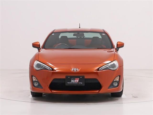 ８６ ＧＴリミテッド　スマキ－　ＤＶＤ再生機能　イモビライザー　ＥＴＣ付き　キーレスアクセス　メモリ－ナビ　横滑り防止機能　Ｗエアバック　ナビＴＶ　オートエアコン　アルミホイール　ＡＢＳ　エアバック　パワーウィンドウ（2枚目）