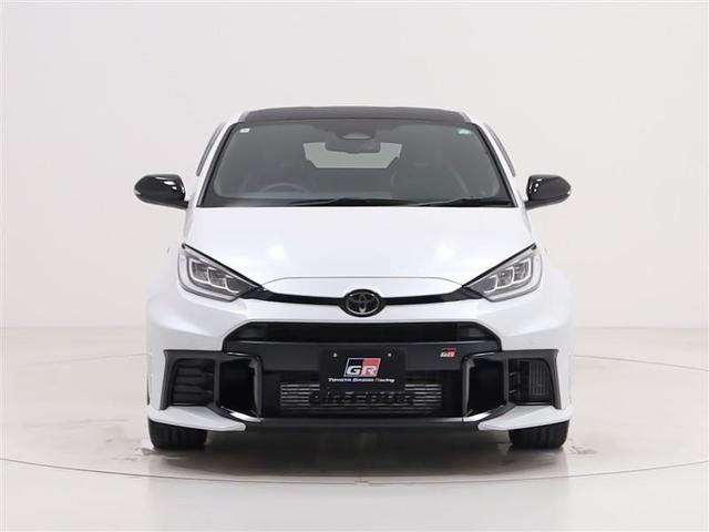 GRヤリス RZ ハイパフォーマンス 地デジ LEDヘッド ナビ&TV 盗難防止システム バックガイドモニター AWD フルオートエアコン 横滑り防止装置付き アクティブクルーズコントロール スマートキ- ABS付き パワーウインドウ(3枚目)