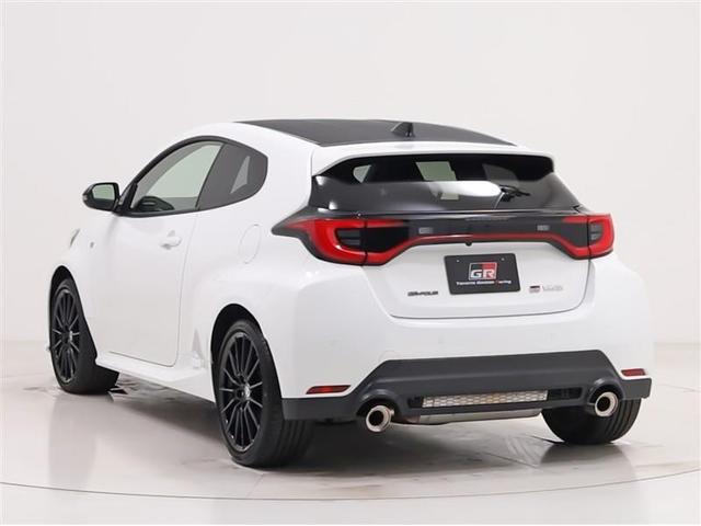 ＧＲヤリス ＲＺ　ＬＥＤライト　フルセグＴＶ　Ｂカメラ　オートエアコン　エアバッグ　スマートキ－　パワーウインドウ　記録簿　オートクルーズコントロール　キーフリー　カーテンエアバッグ　ＡＢＳ　ＥＴＣ　４ＷＤ　ＥＳＣ（6枚目）