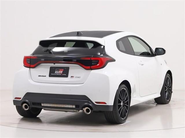 ＧＲヤリス ＲＺ　ＬＥＤライト　フルセグＴＶ　Ｂカメラ　オートエアコン　エアバッグ　スマートキ－　パワーウインドウ　記録簿　オートクルーズコントロール　キーフリー　カーテンエアバッグ　ＡＢＳ　ＥＴＣ　４ＷＤ　ＥＳＣ（8枚目）