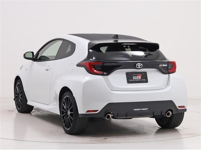 ＧＲヤリス ＲＳ　ディスプレーオーディオスマートキ　助手席エアバッグ　ＥＴＣ付　サイドエアバッグ　バックカメラ　ＬＥＤヘッドライ　横滑り防止機能　ドライブレコーダー　キーレス　点検記録簿　アルミホイール　ＡＢＳ（6枚目）