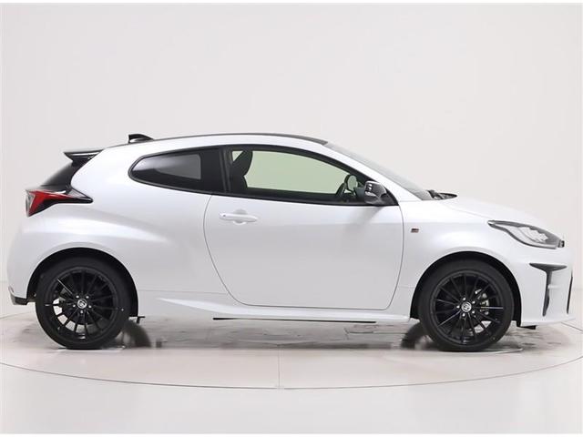 ＧＲヤリス ＲＳ　ディスプレーオーディオスマートキ　助手席エアバッグ　ＥＴＣ付　サイドエアバッグ　バックカメラ　ＬＥＤヘッドライ　横滑り防止機能　ドライブレコーダー　キーレス　点検記録簿　アルミホイール　ＡＢＳ（9枚目）