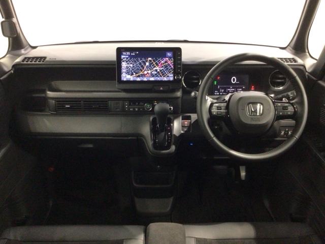 Ｎ－ＢＯＸカスタム ターボ　ＨｏｎｄａＳＥＮＳＩＮＧ新車保証試乗禁煙車　横滑防止　運転席エアバッグ　誤発進抑制装置　イモビ　サイドエアバッグ　ドライブレコーダ　Ｂカメ　両席エアバック　整備記録簿　オートクルーズコントロール（7枚目）