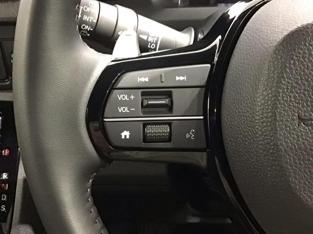 Ｎ－ＢＯＸカスタム ターボ　ＨｏｎｄａＳＥＮＳＩＮＧ新車保証試乗禁煙車　横滑防止　運転席エアバッグ　誤発進抑制装置　イモビ　サイドエアバッグ　ドライブレコーダ　Ｂカメ　両席エアバック　整備記録簿　オートクルーズコントロール（8枚目）