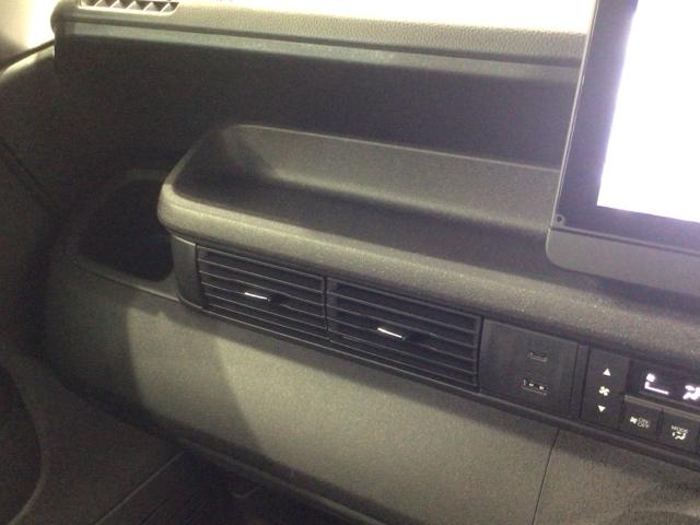 Ｎ－ＢＯＸカスタム ベースグレード　ＨＳＥＮＳＩＮＧ　新車保証試乗車　ワンオ－ナ－　Ｗ電動ドア　ＣＭＢＳ　１オーナー　ベンチシート　オートエアコン　スマートキ　フルフラット　ＬＥＤ　盗難防止装置　クルコン　ＥＴＣ　バックカメラ　ＥＳＣ（26枚目）