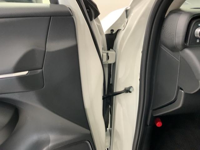 ヴェゼル e:HEVZ HSENSING 新車保証 試乗車 ワンオ-ナ- 衝突回避支援ブレーキ機能 1オナ スマキ フルオートエアコン エアバッグ 両席エアバック Rカメ 記録簿付 パワーウィンドウ LEDランプ クルーズC(42枚目)