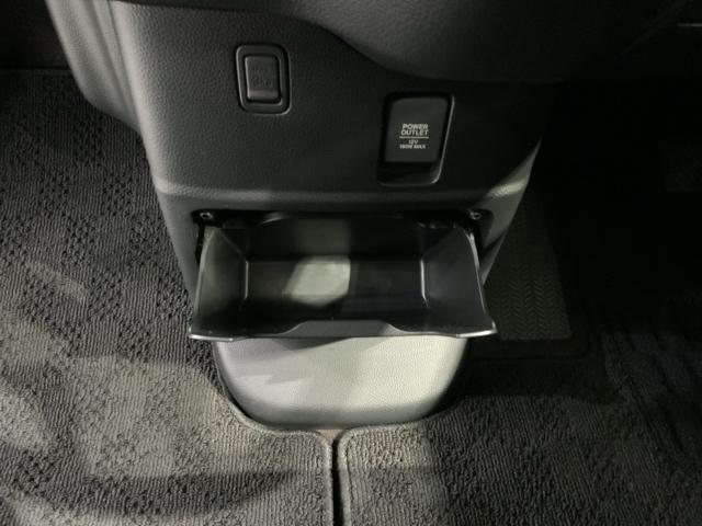N-BOXカスタム G・Lホンダセンシング 最長5年保証 ワンオ-ナ-TV Rカメラ 整備記録簿 助手席エアバッグ フルフラット 1セグTV キーレス セキュリティーアラーム スマ-トキ- リアカメラ ETC 前車追従機能 サイドエアバッグ(30枚目)