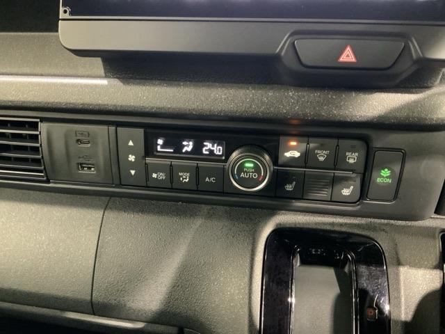 N-BOXカスタム ターボ HSENSING 新車保証 試乗車 ワンオ-ナ- イモビライザー 1オナ 衝突被害軽減 キーフリー ESC パワステ DVD再生 両席エアバック サイドエアバッグ ターボ車 USB接続 スマキー(12枚目)