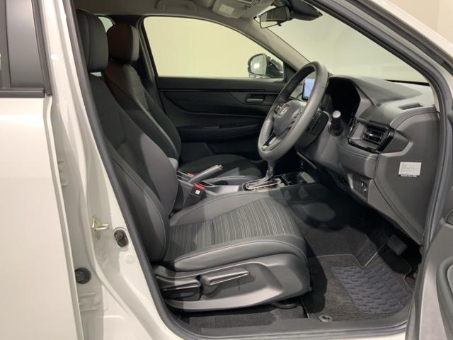 WR-V Zブラックスタイル HSENSING 新車保証 試乗車 ワンオ-ナ- Rカメラ LEDヘッドランプ フルセグTV 盗難防止システム 衝突被害軽減システム スマートキー USB(17枚目)