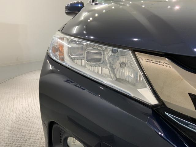 ＬＥＤヘッドライトは、点灯の瞬間から最大光量を発揮し、突然暗くなるトンネルなどでの安定感を高めます。