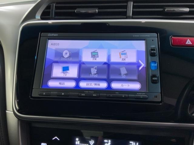 専門業者にて内外装のクリーニングを実施しております！