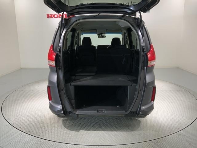 フリード＋ Ｇ・ホンダセンシング　異臭大　最長５年保証　ワンオ－ナ－　ナビＶＸＭ－１９７ＶＦＮｉ　ＴＶ　Ｒカメラ　ＣＤ録音　ＢＴオ－ディオ　ＤＶＤ　ＥＴＣ　両側電動ドア　ＶＳＡ　クルコン　スマ－トキ－　盗難防止装置　整備記録簿　ＡＡＣ（36枚目）