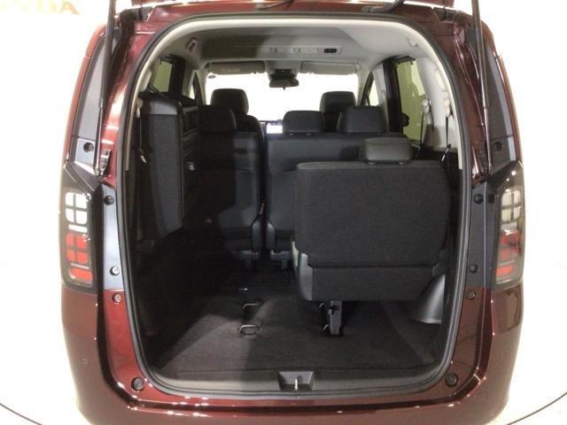 フリード エアーEX HSENSING 新車保証 試乗車 ワンオ-ナ- ナビLXM-242ZFNI TV Rカメラ BTオーディオ ETC LEDライト VSA 両側電動ドア シ-トヒ-タ- クルコン アルミ フルセグ(34枚目)