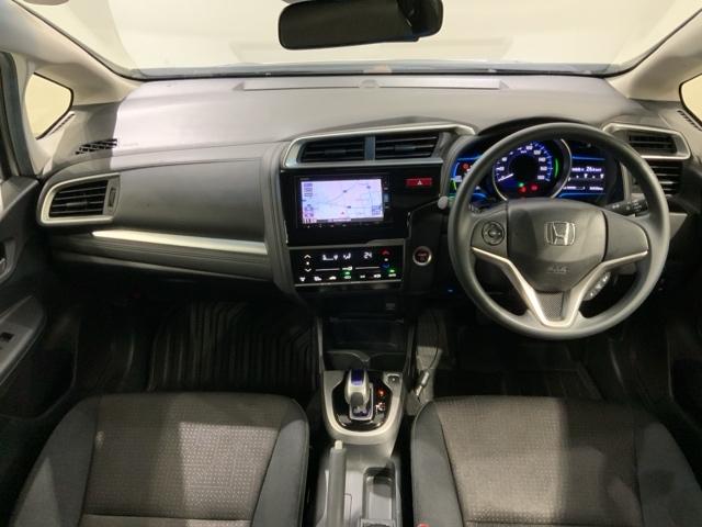 フィットハイブリッド Ｆパッケージコンフォートエディション　あんしんＰＫＧ　１年保証　ナビＶＸＭ－１７５ＶＦＩ　ＴＶ　Ｒカメラ　ＣＤ録音　ＢＴオ－ディオ　ＤＶＤ　ドラレコＥＴＣ　ＬＥＤライト　ＶＳＡ　シ－トヒ－タ－　スマ－トキ－　スペアキ－　盗難防止装置ＡＡＣ（8枚目）