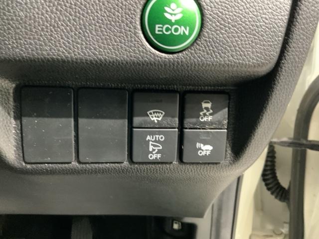 フィットハイブリッド Ｆパッケージコンフォートエディション　あんしんＰＫＧ　１年保証　ナビＶＸＭ－１７５ＶＦＩ　ＴＶ　Ｒカメラ　ＣＤ録音　ＢＴオ－ディオ　ＤＶＤ　ドラレコＥＴＣ　ＬＥＤライト　ＶＳＡ　シ－トヒ－タ－　スマ－トキ－　スペアキ－　盗難防止装置ＡＡＣ（12枚目）