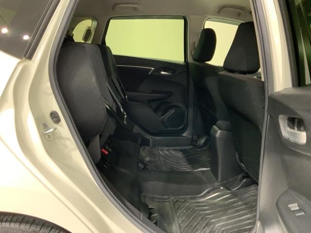 フィットハイブリッド Ｆパッケージコンフォートエディション　あんしんＰＫＧ　１年保証　ナビＶＸＭ－１７５ＶＦＩ　ＴＶ　Ｒカメラ　ＣＤ録音　ＢＴオ－ディオ　ＤＶＤ　ドラレコＥＴＣ　ＬＥＤライト　ＶＳＡ　シ－トヒ－タ－　スマ－トキ－　スペアキ－　盗難防止装置ＡＡＣ（33枚目）