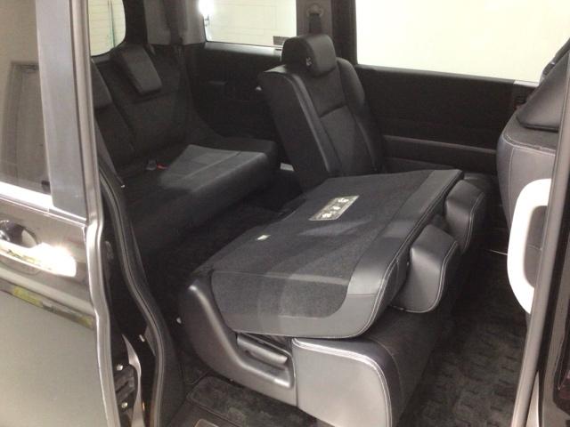 ステップワゴンスパーダ Ｚクールスピリット　１年保証　ワンオ－ナ－　ナビＶＸＭ－１３５ＶＦＮＩ　ＴＶ　Ｒカメラ　ＣＤ録音　ＤＶＤ　ＥＴＣ　ＨＩＤ　フォグライト　ＶＳＡ　両側電動ドア　クルコン　アルミ　スマ－トキ－　盗難防止装置　整備記録簿（31枚目）