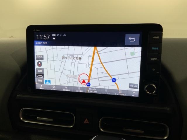 フリード クロスター　Ｈ　ＳＥＮＳＩＮＧ　新車保証　試乗車　ワンオーナー　ナビＬＸＭ－２４２ＺＦＮＩ　ＴＶ　Ｒカメラ　ＢＴオ－ディオ　ＥＴＣ　ＬＥＤライト　ＶＳＡ　両側電動ドア　シートヒーター　クルコン　アルミ　フォグ（6枚目）