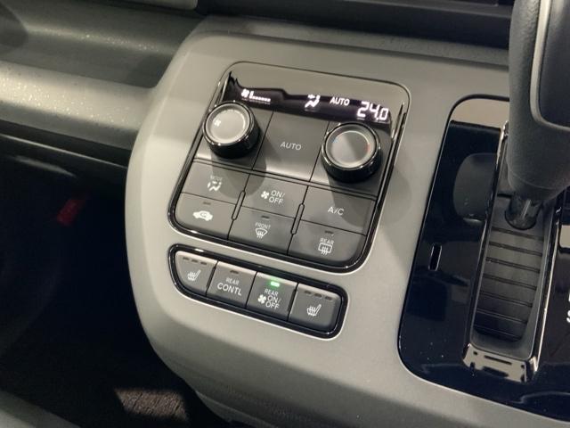 フリード クロスター　Ｈ　ＳＥＮＳＩＮＧ　新車保証　試乗車　ワンオーナー　ナビＬＸＭ－２４２ＺＦＮＩ　ＴＶ　Ｒカメラ　ＢＴオ－ディオ　ＥＴＣ　ＬＥＤライト　ＶＳＡ　両側電動ドア　シートヒーター　クルコン　アルミ　フォグ（14枚目）