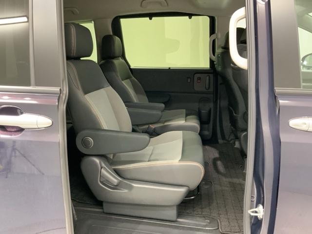 フリード クロスター　Ｈ　ＳＥＮＳＩＮＧ　新車保証　試乗車　ワンオーナー　ナビＬＸＭ－２４２ＺＦＮＩ　ＴＶ　Ｒカメラ　ＢＴオ－ディオ　ＥＴＣ　ＬＥＤライト　ＶＳＡ　両側電動ドア　シートヒーター　クルコン　アルミ　フォグ（18枚目）