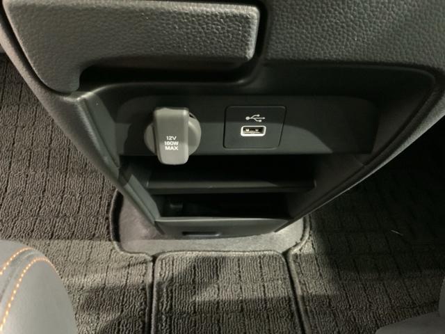 フリード クロスター　Ｈ　ＳＥＮＳＩＮＧ　新車保証　試乗車　ワンオーナー　ナビＬＸＭ－２４２ＺＦＮＩ　ＴＶ　Ｒカメラ　ＢＴオ－ディオ　ＥＴＣ　ＬＥＤライト　ＶＳＡ　両側電動ドア　シートヒーター　クルコン　アルミ　フォグ（28枚目）