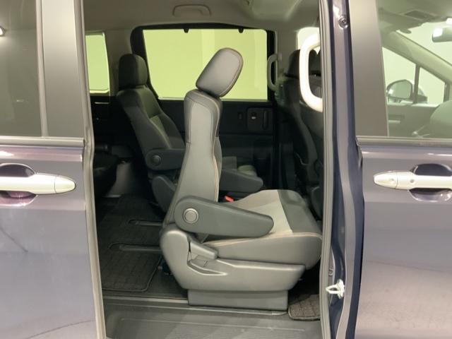 フリード クロスター　Ｈ　ＳＥＮＳＩＮＧ　新車保証　試乗車　ワンオーナー　ナビＬＸＭ－２４２ＺＦＮＩ　ＴＶ　Ｒカメラ　ＢＴオ－ディオ　ＥＴＣ　ＬＥＤライト　ＶＳＡ　両側電動ドア　シートヒーター　クルコン　アルミ　フォグ（33枚目）