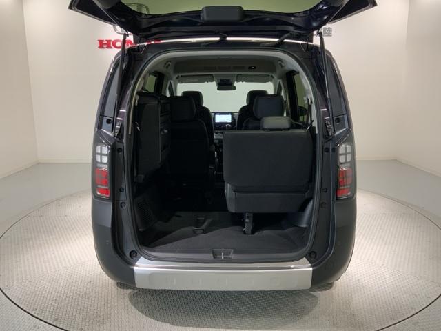 フリード クロスター　Ｈ　ＳＥＮＳＩＮＧ　新車保証　試乗車　ワンオーナー　ナビＬＸＭ－２４２ＺＦＮＩ　ＴＶ　Ｒカメラ　ＢＴオ－ディオ　ＥＴＣ　ＬＥＤライト　ＶＳＡ　両側電動ドア　シートヒーター　クルコン　アルミ　フォグ（38枚目）