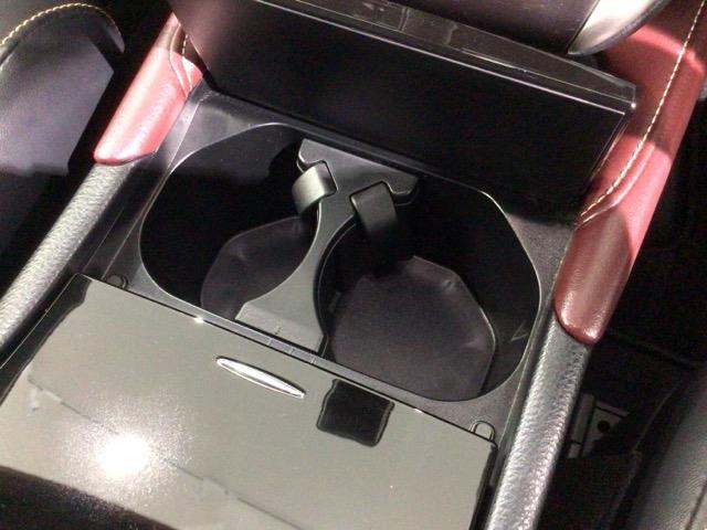 ハリアー プレミアム　１年保証ワンオーナー純正ナビＴＶ　カーテンエアバッグ　クルーズＣ　記録簿あり　Ｂカメラ　電動パワーシート　ＬＥＤライト　横滑り防止機能　オートエアコン　エアバッグ　ＤＶＤ再生可　ナビ＆ＴＶ　キーレス（26枚目）